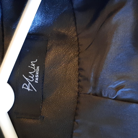 High End Leather Jacket With Tassels - Picture 4 of 4